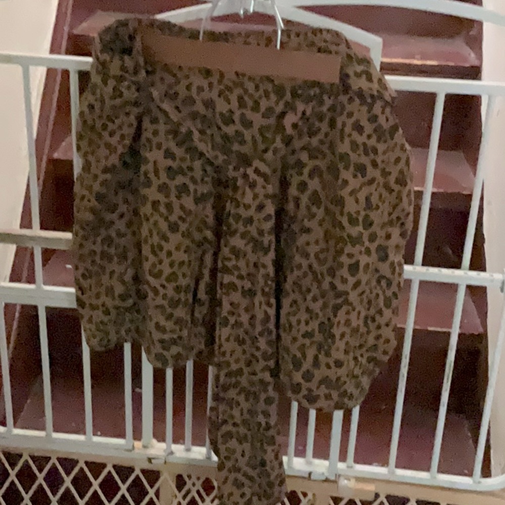 Women’s leper style shorts size XL
